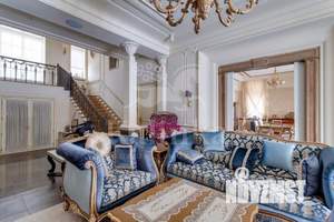 Дом 980м², 3-этажный, участок 60 сот.