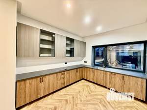 Дом 253м², 2-этажный, участок 6 сот.