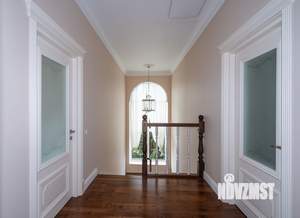 Коттедж 215м², 2-этажный, участок 10 сот.