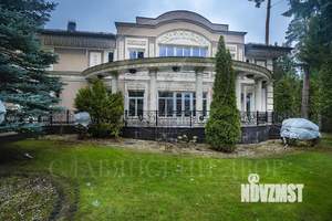 Дом 1500м², 3-этажный, участок 60 сот.