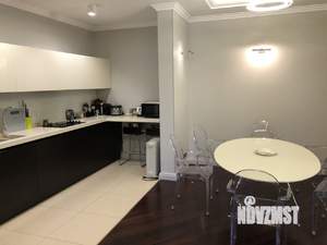 Таунхаус 390м², 3-этажный, на длительный срок, 