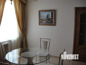 Дом 500м&sup2;, 2-этажный, на длительный срок, 