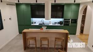 Таунхаус 280м&sup2;, 3-этажный, на длительный срок, 