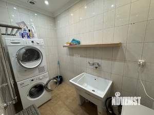 Коттедж 485м&sup2;, 3-этажный, на длительный срок, 