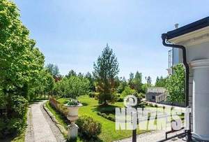 Дом 1000м&sup2;, 3-этажный, на длительный срок, 