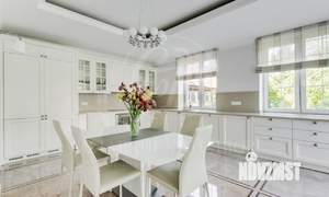 Коттедж 382м&sup2;, 3-этажный, на длительный срок, 