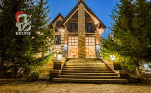 Дом 1000м&sup2;, 3-этажный, на длительный срок, 