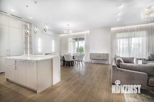 Таунхаус 210м², 2-этажный, на длительный срок, 