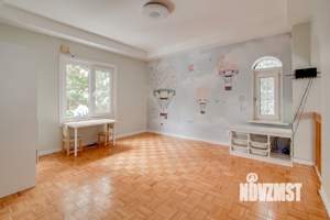 Дом 230м², 2-этажный, на длительный срок, 