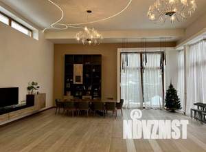 Дом 1056м&sup2;, 2-этажный, посуточно, 