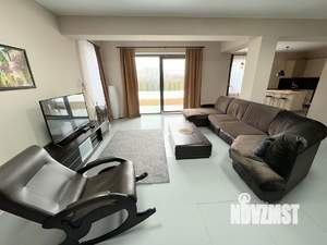 Коттедж 200м², 2-этажный, на длительный срок, 