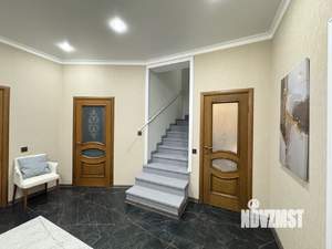 Таунхаус 200м², 3-этажный, на длительный срок, 