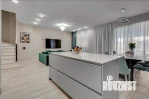 Таунхаус 220м², 2-этажный, на длительный срок, 