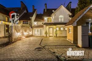 Таунхаус 300м&sup2;, 2-этажный, на длительный срок, 