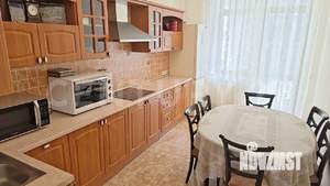 Таунхаус 268м², 3-этажный, на длительный срок, 