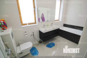 Коттедж 220м², 2-этажный, на длительный срок, 