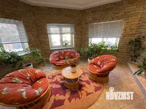 Коттедж 600м&sup2;, 3-этажный, на длительный срок, 