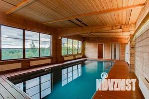 Дом 1000м&sup2;, 3-этажный, посуточно, 