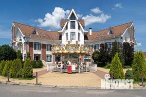 Таунхаус 220м², 2-этажный, на длительный срок, 