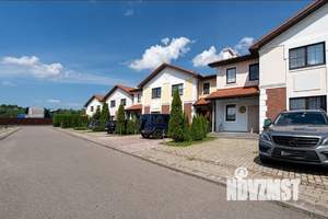 Таунхаус 220м², 2-этажный, на длительный срок, 