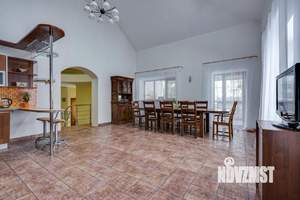 Дом 500м&sup2;, 3-этажный, посуточно, 