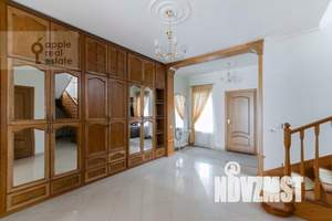 Дом 320м&sup2;, 3-этажный, на длительный срок, 