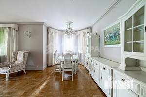 Дом 380м&sup2;, 2-этажный, на длительный срок, 