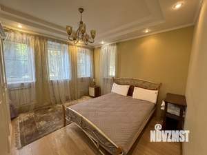 Коттедж 350м&sup2;, 3-этажный, на длительный срок, 