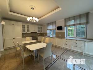 Коттедж 485м&sup2;, 3-этажный, на длительный срок, 