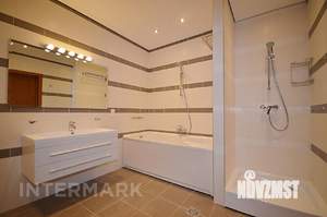 Таунхаус 490м², 4-этажный, на длительный срок, 