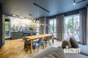 Дом 200м², 2-этажный, на длительный срок, 