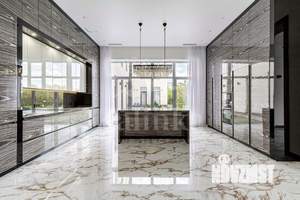 Дом 1300м&sup2;, 3-этажный, на длительный срок, 