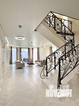 Коттедж 436м&sup2;, 2-этажный, на длительный срок, 