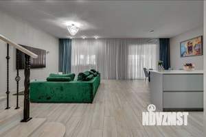 Таунхаус 220м&sup2;, 2-этажный, на длительный срок, 