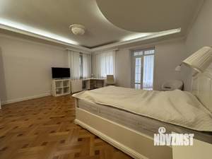 Коттедж 485м&sup2;, 3-этажный, на длительный срок, 