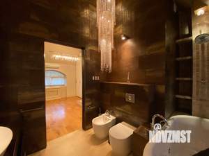 Таунхаус 365м&sup2;, 3-этажный, на длительный срок, 