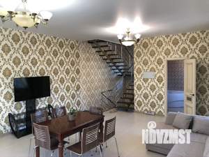 Таунхаус 140м², 3-этажный, на длительный срок, 
