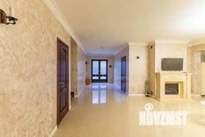 Коттедж 420м&sup2;, 2-этажный, на длительный срок, 