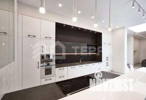 Дом 382м², 2-этажный, на длительный срок, 