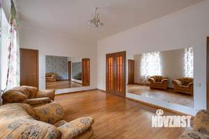 Коттедж 370м², 3-этажный, на длительный срок, 