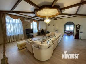 Коттедж 600м&sup2;, 3-этажный, на длительный срок, 