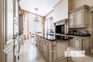 Дом 1000м&sup2;, 3-этажный, на длительный срок, 