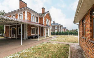 Дом 280м², 3-этажный, на длительный срок, 