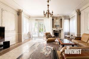 Таунхаус 364м², 4-этажный, на длительный срок, 