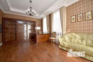 Дом 614м², 3-этажный, на длительный срок, 