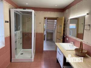 Дом 200м², 2-этажный, на длительный срок, 
