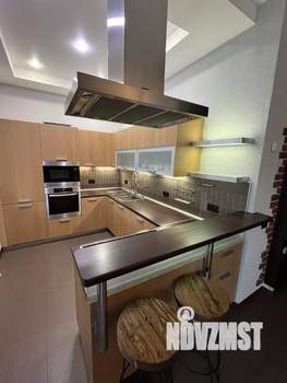 Таунхаус 220м², 3-этажный, на длительный срок, 