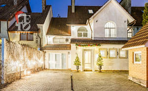 Дом 300м&sup2;, 2-этажный, на длительный срок, 