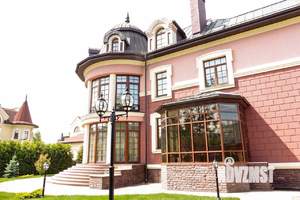 Коттедж 700м², 3-этажный, на длительный срок, 