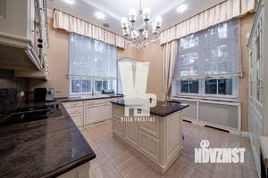 Коттедж 800м&sup2;, 3-этажный, на длительный срок, 